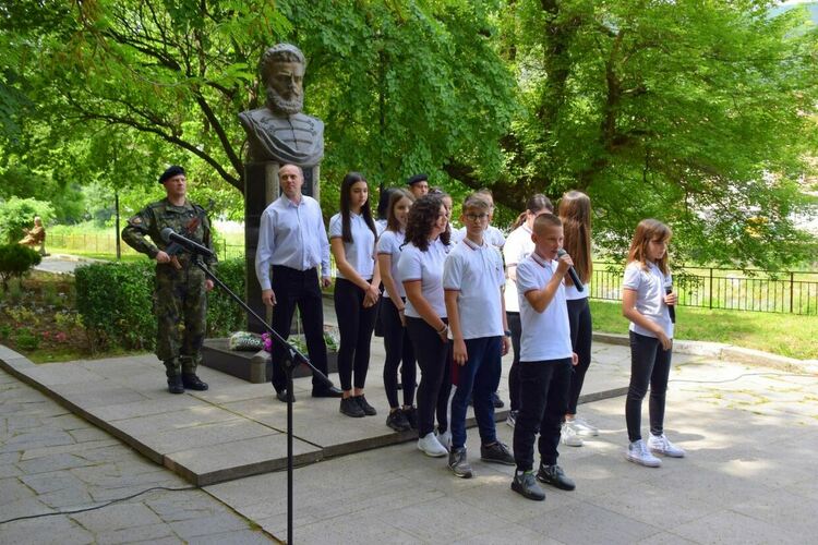 Кметът на Асеновград: Наш дълг е да пазим Ботевите завети 