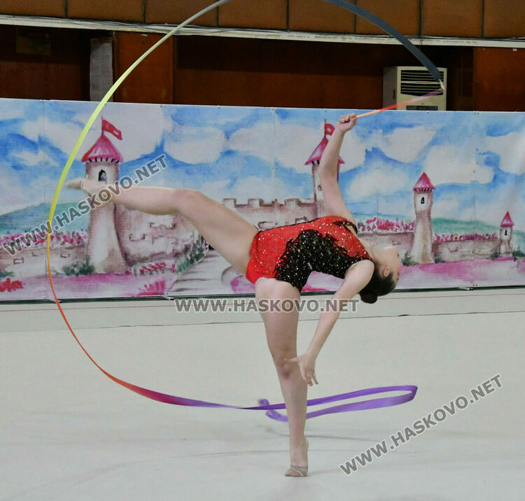 Коронясаха Кралица и Принцеса на турнира по художествена гимнастика „Аида“