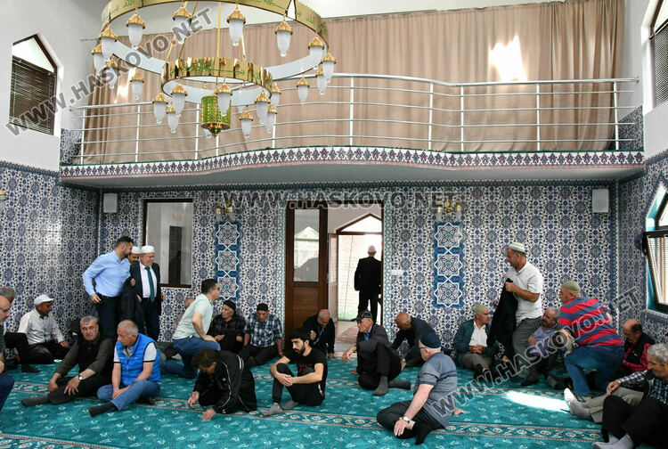 Осем казана  курбан за новата джамия във Въгларово