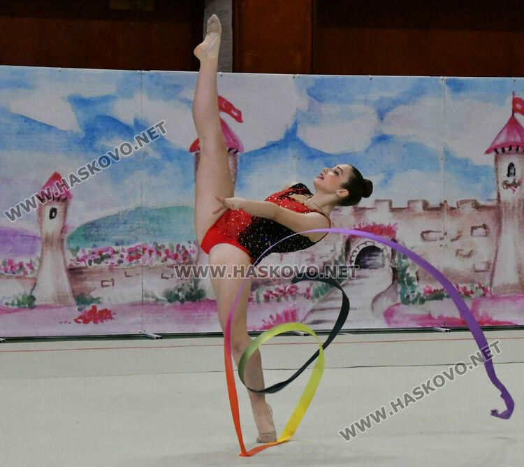 Коронясаха Кралица и Принцеса на турнира по художествена гимнастика „Аида“