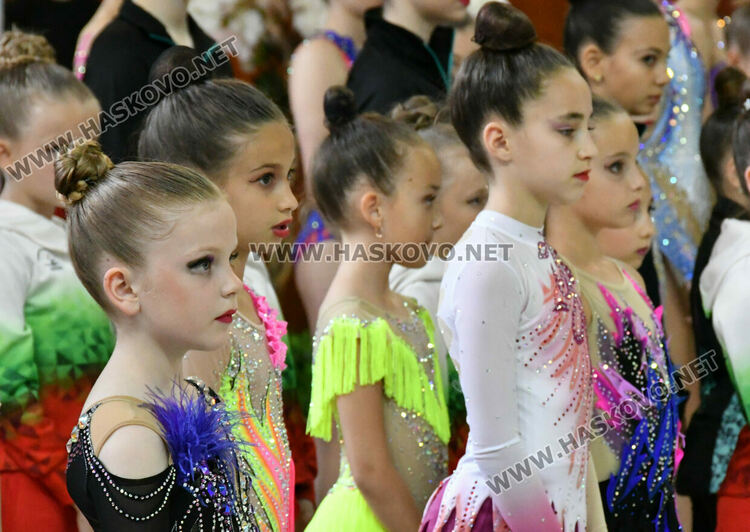 Коронясаха Кралица и Принцеса на турнира по художествена гимнастика „Аида“