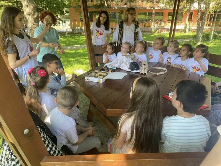 Доброволци на БЧК в Крумовград с инициативи за Деня на детето