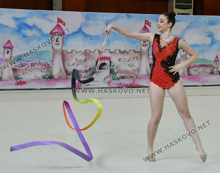 Коронясаха Кралица и Принцеса на турнира по художествена гимнастика „Аида“