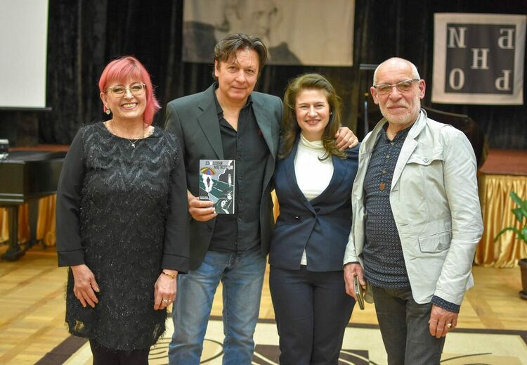 Светлана Ангелова е носител на първа награда за поезия от Конкурса „Биньо Иванов”