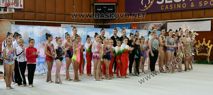 Коронясаха Кралица и Принцеса на турнира по художествена гимнастика „Аида“