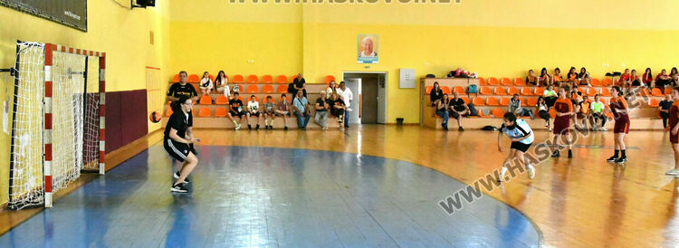 Пет отбора в надпревара на ученическите игри по хандбал в Хасково