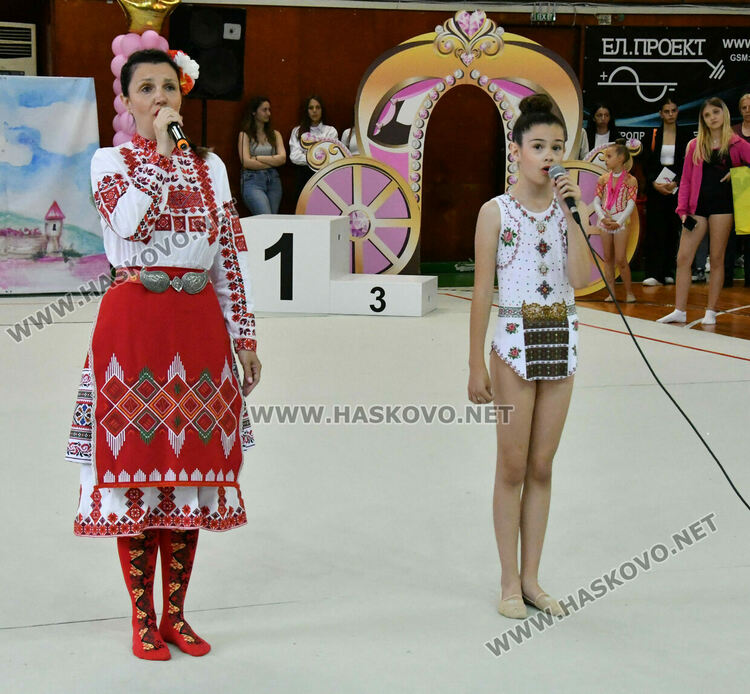 Коронясаха Кралица и Принцеса на турнира по художествена гимнастика „Аида“