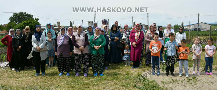 Осем казана  курбан за новата джамия във Въгларово