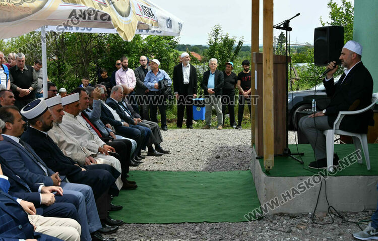 Осем казана  курбан за новата джамия във Въгларово