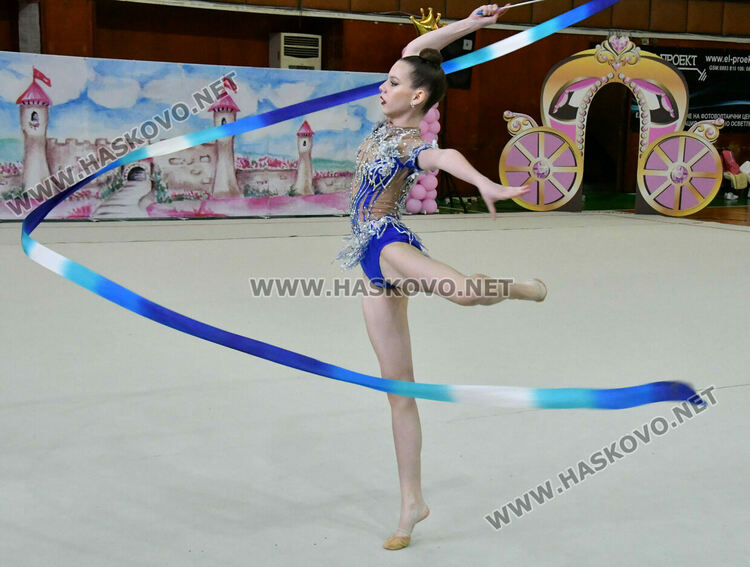 Коронясаха Кралица и Принцеса на турнира по художествена гимнастика „Аида“