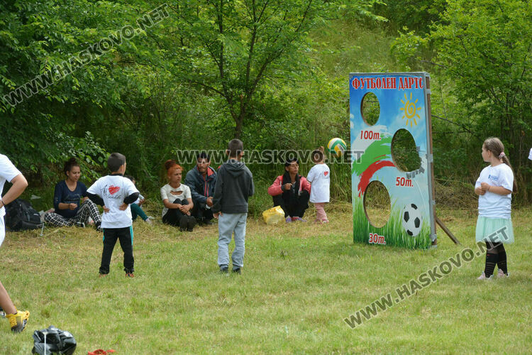 „Здравей, лято!“ забавлява децата за десети път с песни, танци и занаяти на открито