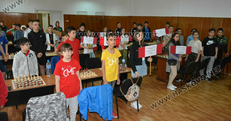 Шахматисти от 5 до 7 клас на финалите на ученическите игри в Хасково