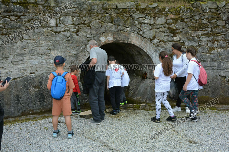 „Здравей, лято!“ забавлява децата за десети път с песни, танци и занаяти на открито