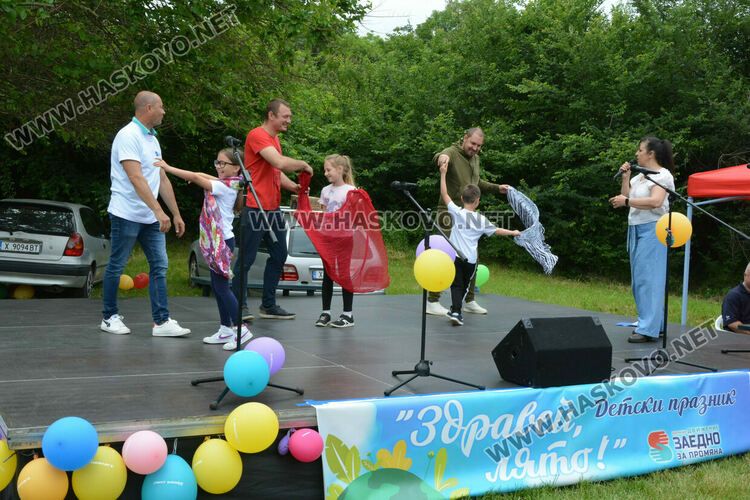 „Здравей, лято!“ забавлява децата за десети път с песни, танци и занаяти на открито