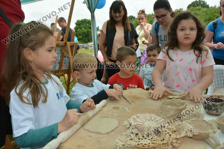 „Здравей, лято!“ забавлява децата за десети път с песни, танци и занаяти на открито