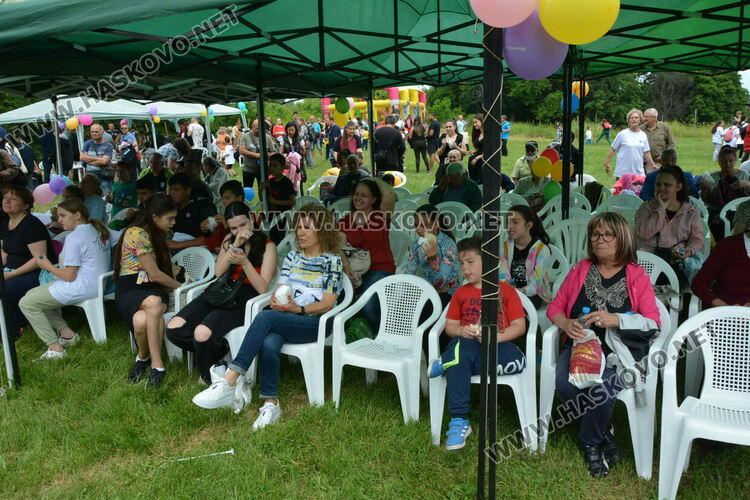„Здравей, лято!“ забавлява децата за десети път с песни, танци и занаяти на открито