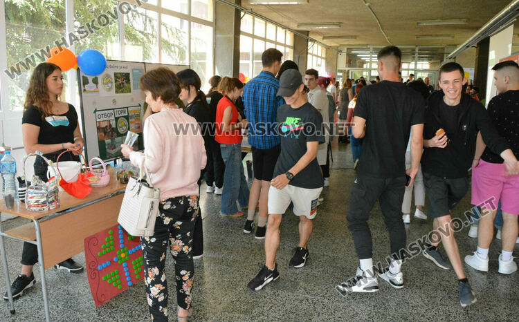 Ученици показаха проекти за решаване на екологични проблеми в Хасково