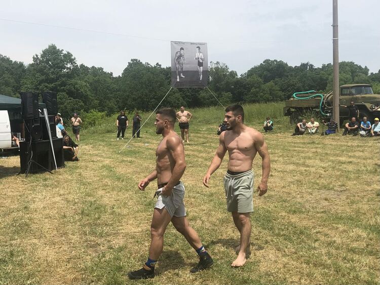 Георги Иванов със „Златна огърлица“ от турнира по борба край Тополовград