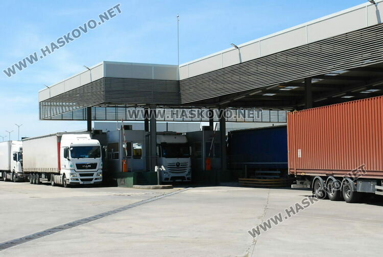 2 млрд. лв. годишно ще се пести при облекчаване на товарния трафик през страната ни