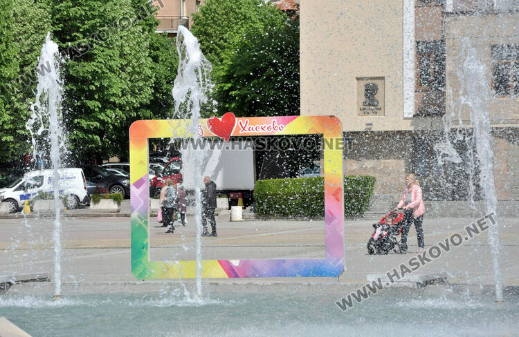 Слънчево и по-топло в понеделник 