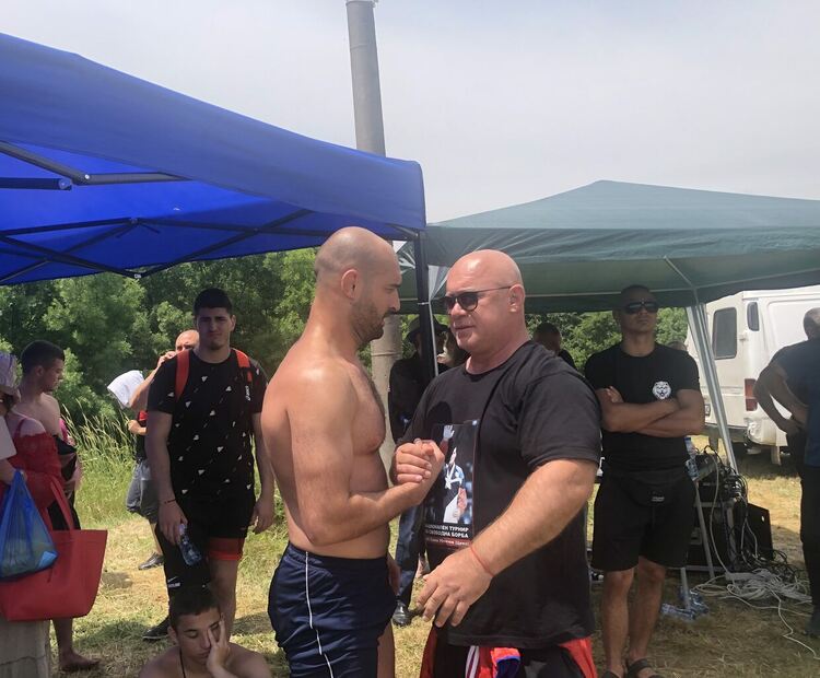 Георги Иванов със „Златна огърлица“ от турнира по борба край Тополовград