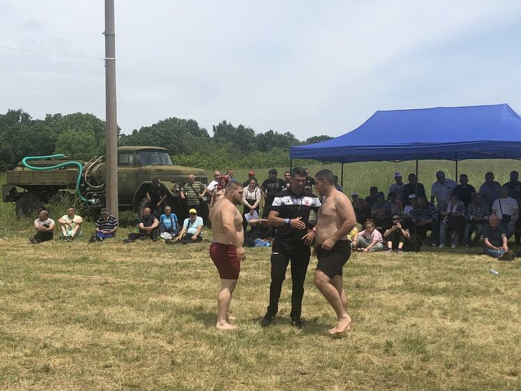 Георги Иванов със „Златна огърлица“ от турнира по борба край Тополовград