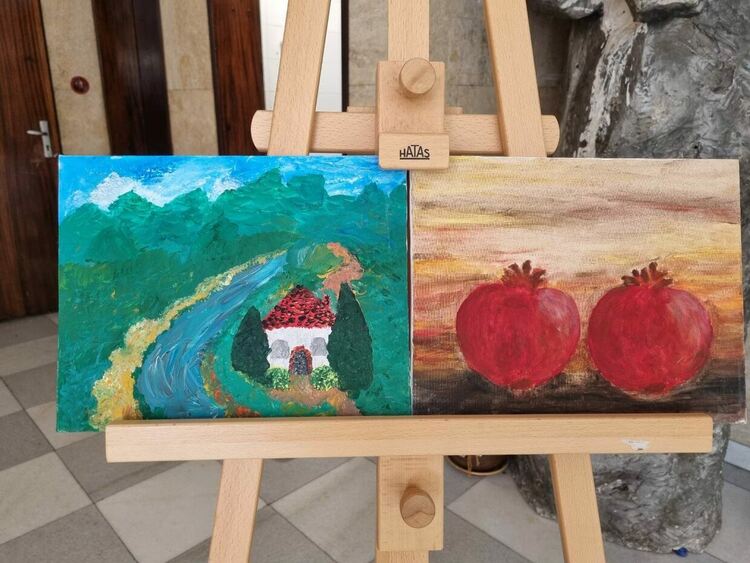 Над 80 творби представи изложбата "Изкуство без граници и възраст"