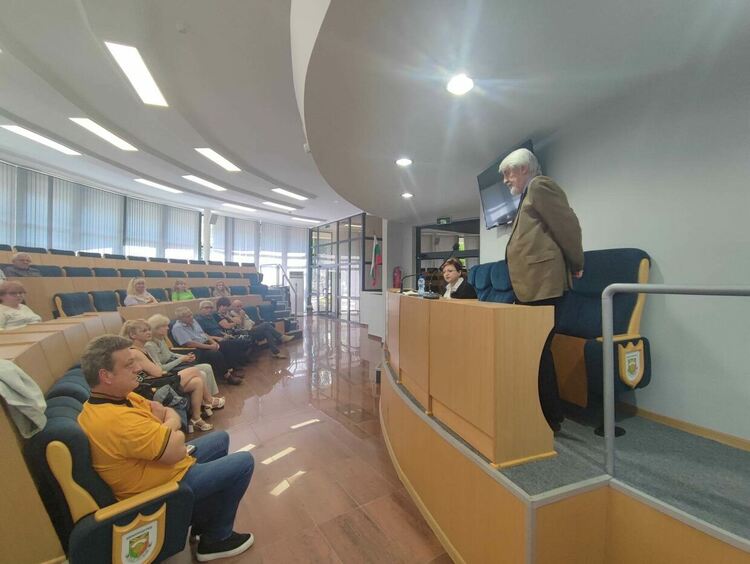 Предлагат Иван Евлогиев и проф. Иван Русчев за почетни граждани на Димитровград