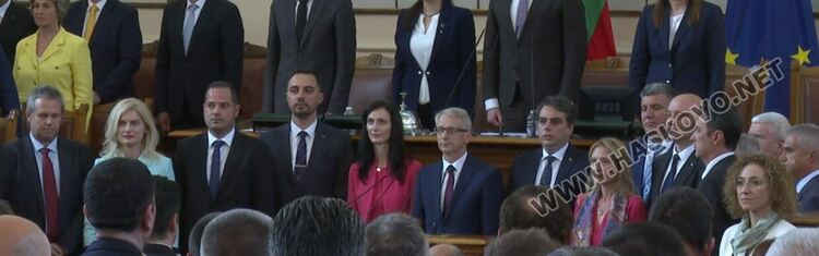 Хасковлията Асен Василев министър за четвърти път. Делян Добрев гласува „против“ състава на редовното правителство