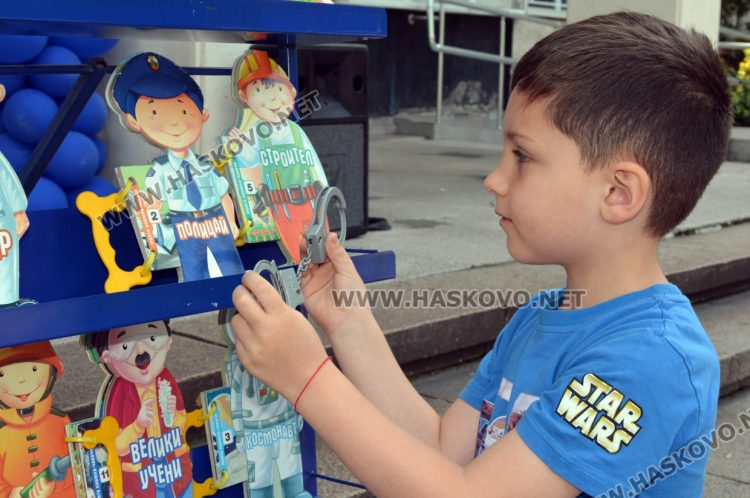 Започна „Забавно лято“ за деца в библиотеката на читалище „Заря“