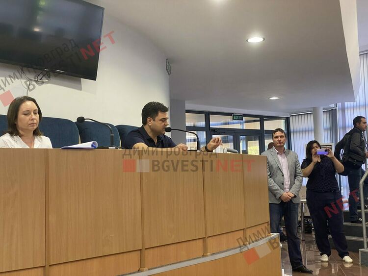 Кой и как може да кандидатства за безвъзмездни средства за соларни панели?