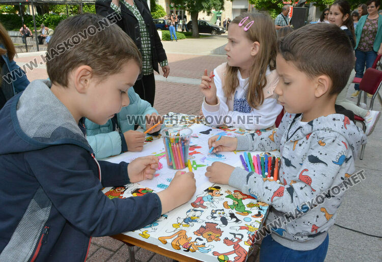 Започна „Забавно лято“ за деца в библиотеката на читалище „Заря“