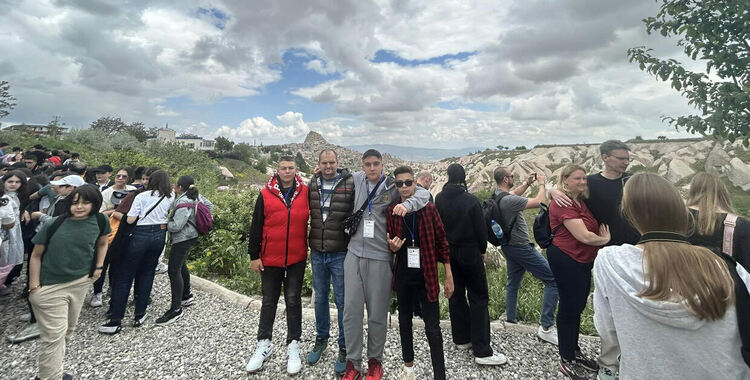 Ученици от Хасково обсъдиха тормоза в училище на международна среща в Турция 