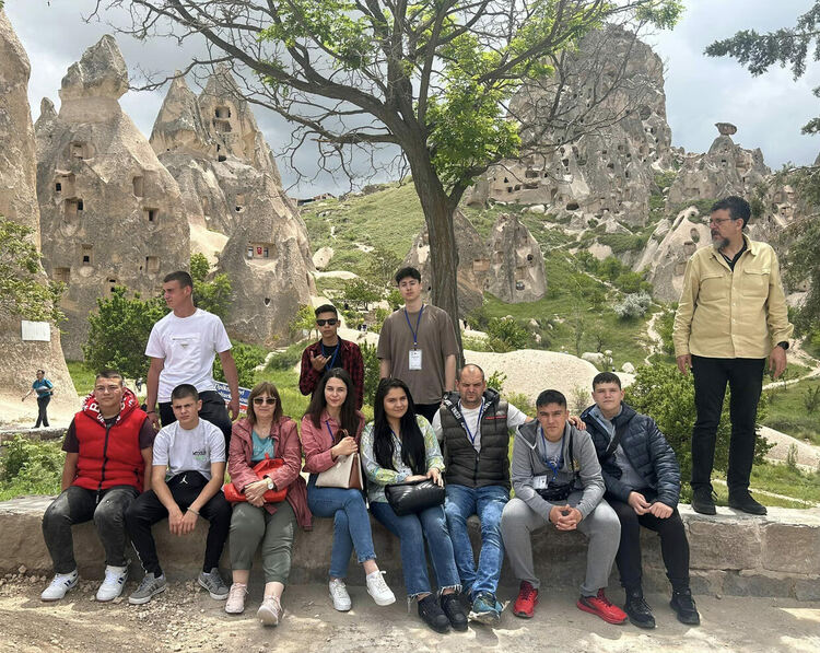 Ученици от Хасково обсъдиха тормоза в училище на международна среща в Турция 