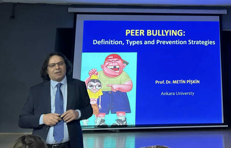 Ученици от Хасково обсъдиха тормоза в училище на международна среща в Турция 