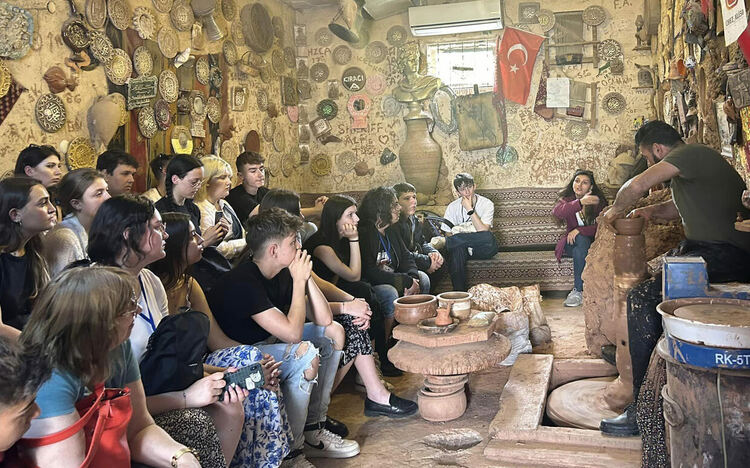 Ученици от Хасково обсъдиха тормоза в училище на международна среща в Турция 