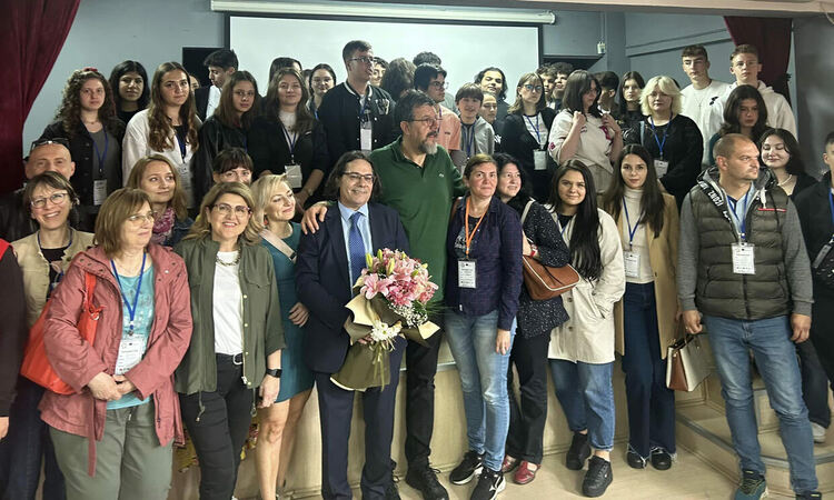 Ученици от Хасково обсъдиха тормоза в училище на международна среща в Турция 