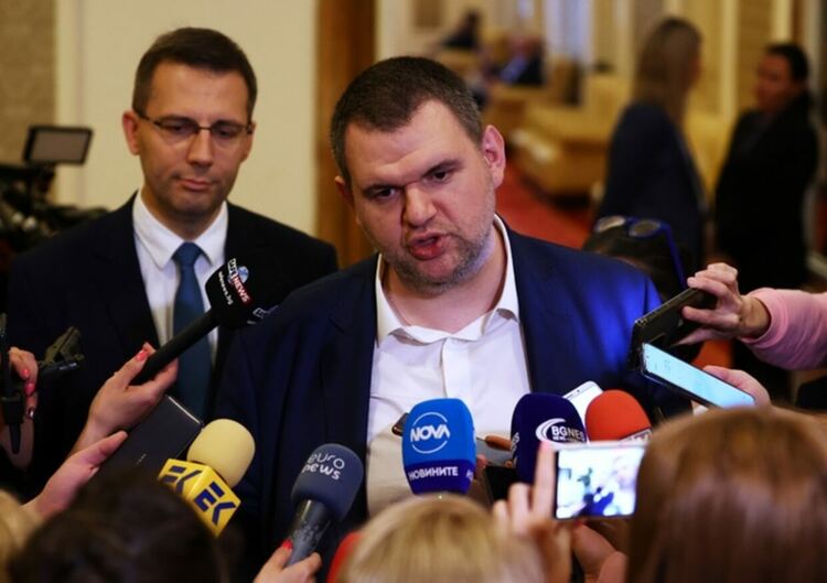 Премахване на фигурата на главния прокурор са обсъдили ДПС и ПП-ДБ, съобщи Делян Пеевски