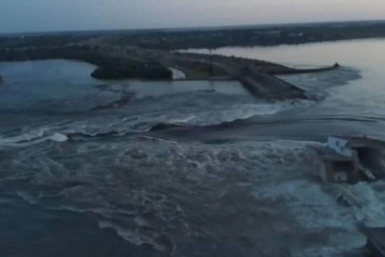 Украинските служби публикуваха прихванат разговор, потвърждаващ, че язовир Каховка е взривен от руснаци