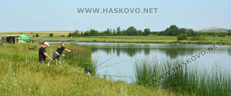 Въдичари в надпревара с шарани след земетресението на турнира по спортен риболов край Горски извор