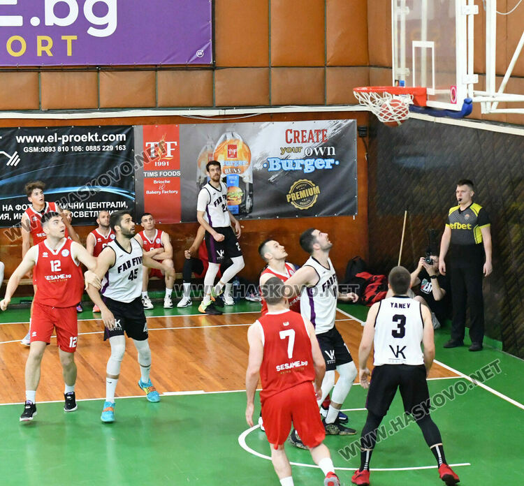 Баскетболистите на Хасково ще спорят за титлата в „А“ група