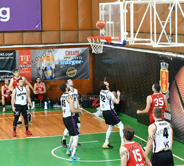 Баскетболистите на Хасково ще спорят за титлата в „А“ група