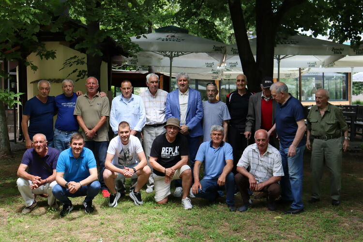 Отличиха футболните легенди от златното поколение в Хасково