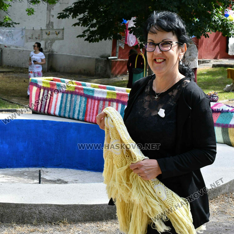 Плетива и стари градски песни в Крум за девета година