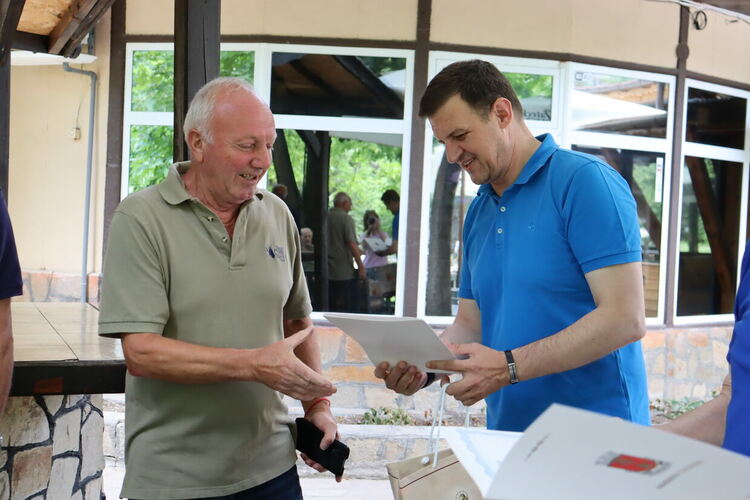 Отличиха футболните легенди от златното поколение в Хасково