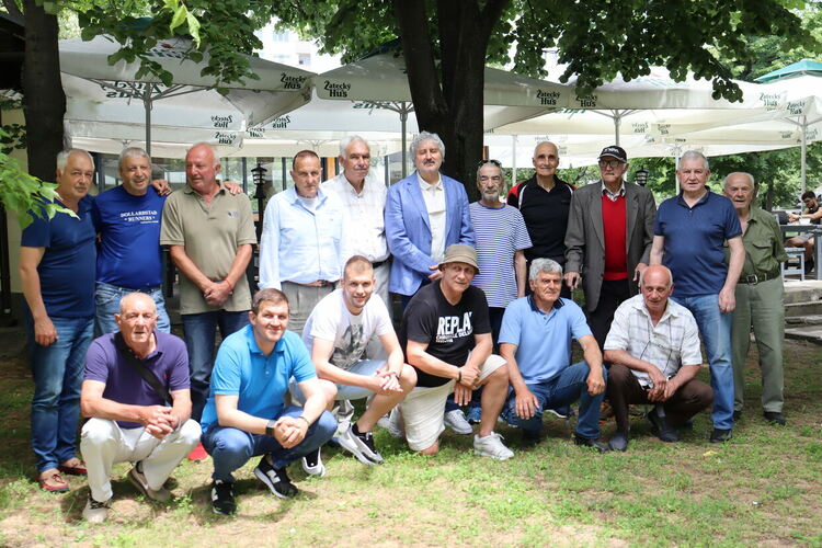 Отличиха футболните легенди от златното поколение в Хасково