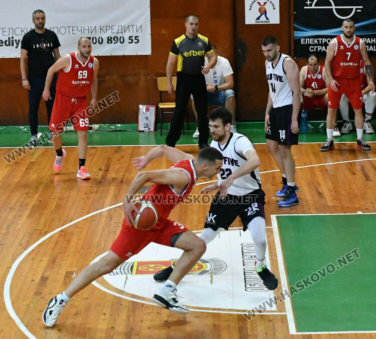 Баскетболистите на Хасково ще спорят за титлата в „А“ група
