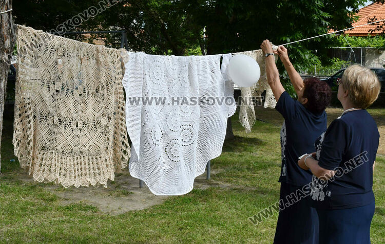 Плетива и стари градски песни в Крум за девета година