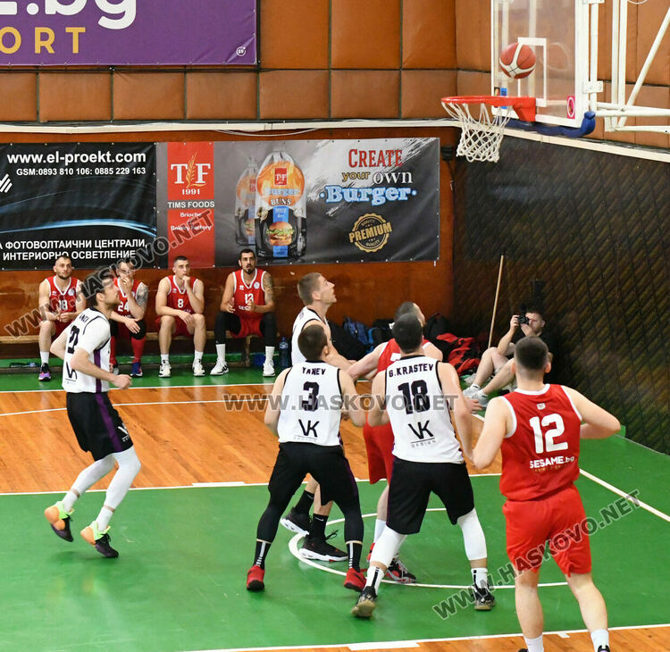 Баскетболистите на Хасково ще спорят за титлата в „А“ група