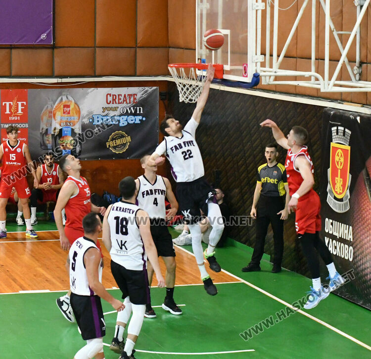 Баскетболистите на Хасково ще спорят за титлата в „А“ група